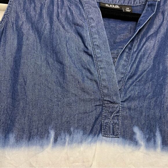 A.n.a. hi-lo sleeveless top. Blue & white EUC XS - Picture 6 of 6